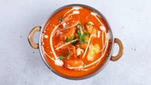 Butter Chicken in cremiger Tomaten-Sahne-Sauce im Khushi Berlin